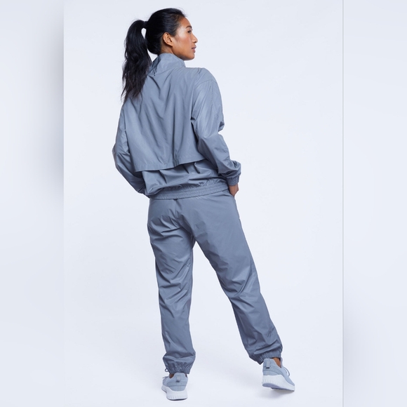 *CLOSET CLOSING 7/31* Tomboyx Highlight Reflective Windbreaker LC - Silver Small - Picture 9 of 9